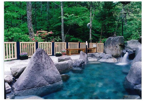 【兵庫エリア発】 一軒宿!囲炉裏会席の不動温泉「華菱」と明知鉄道ローカル列車・恵那峡・城下町岩村 2日間1